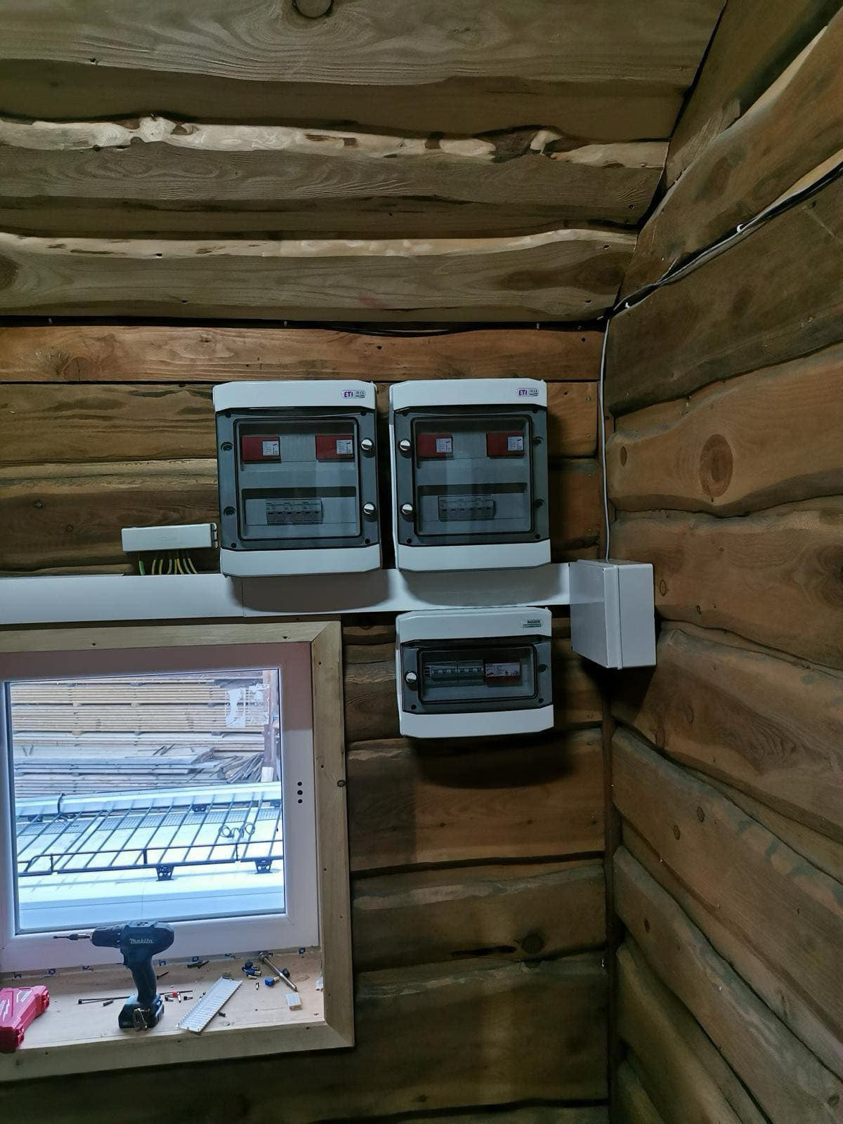 77b7f7ff-b129-43c4-92a9-dfdedd219340